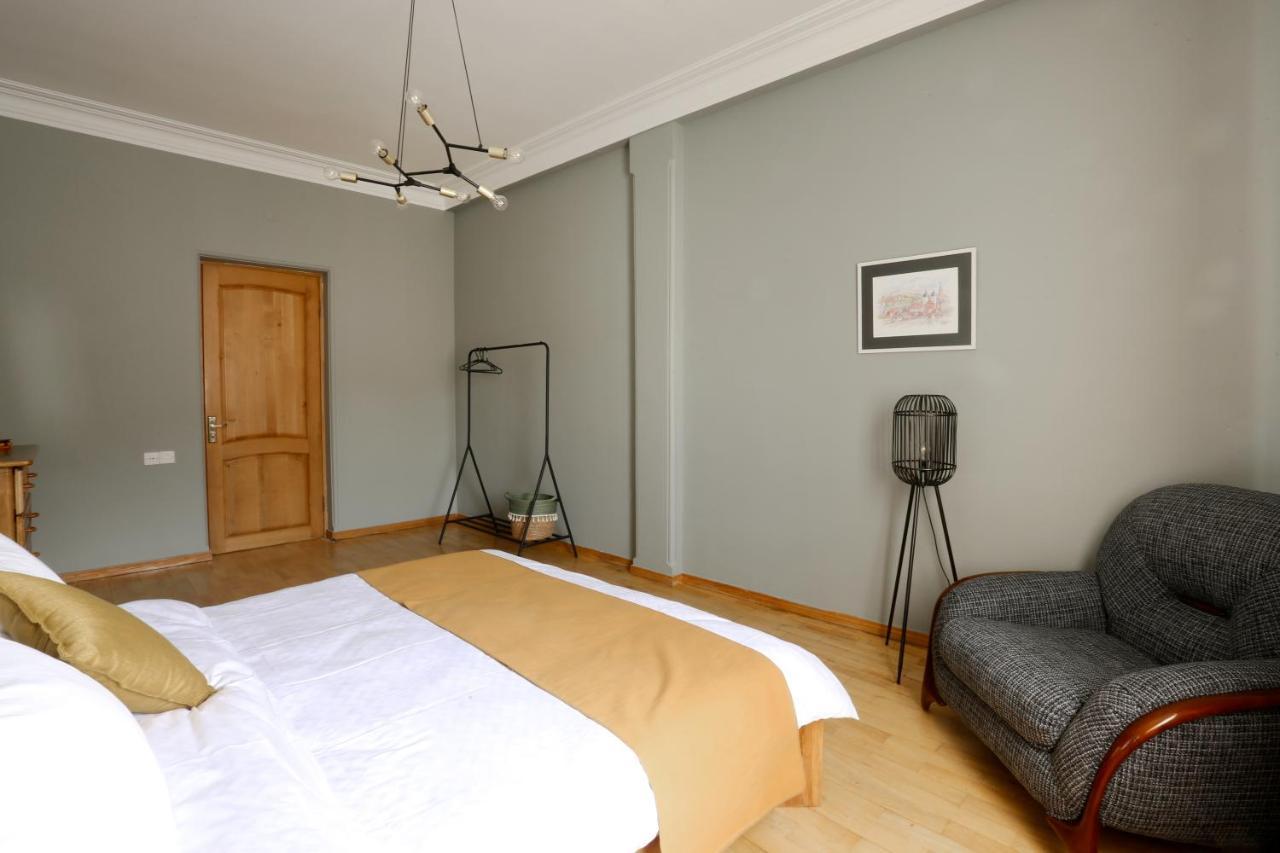 Hotelise I Our-Yard Apartment エレバン エクステリア 写真