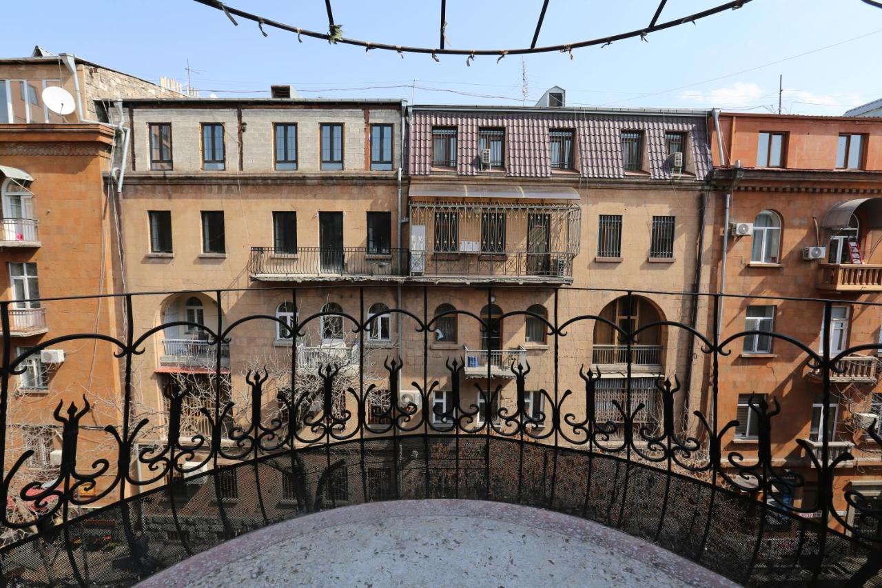 Hotelise I Our-Yard Apartment エレバン エクステリア 写真
