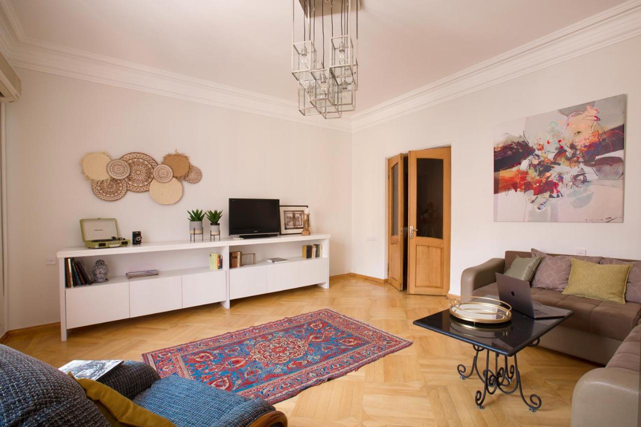 Hotelise I Our-Yard Apartment エレバン エクステリア 写真